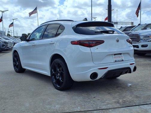 2022 Alfa Romeo Stelvio Veloce