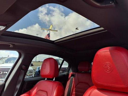 2022 Alfa Romeo Stelvio Veloce