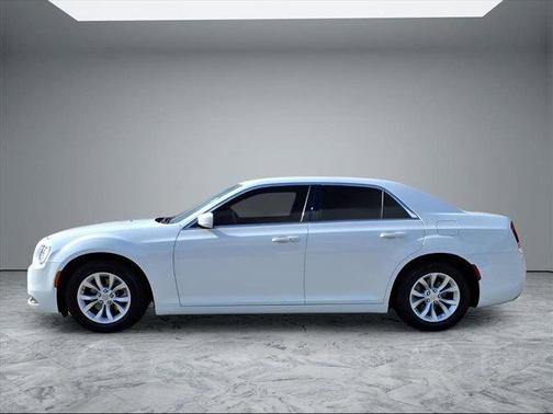 2022 Chrysler 300 Touring