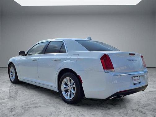 2022 Chrysler 300 Touring
