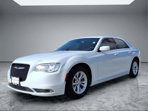 2022 Chrysler 300 Touring