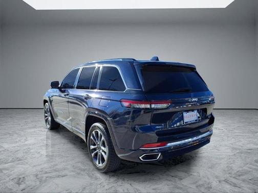 2022 Jeep Grand Cherokee 4xe Overland
