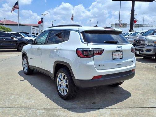 2024 Jeep Compass Latitude Lux