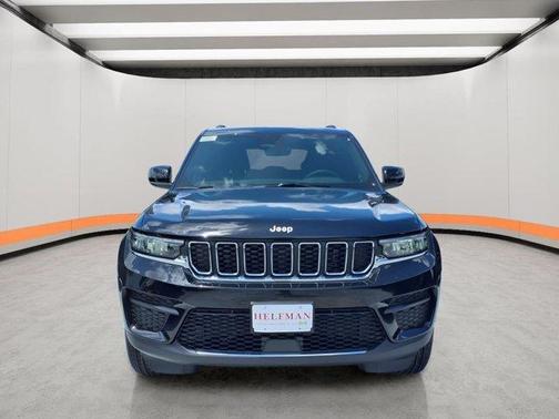 Diamond Black 2026 Jeep Grand Cherokee Laredo X