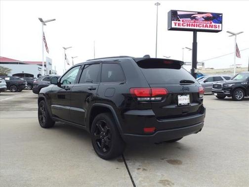Photo 2 of 20 of 2019 Jeep Grand Cherokee Upland