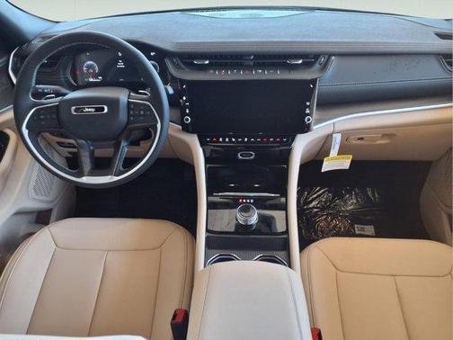 Bright White Clearcoat 2026 Jeep Grand Cherokee Limited