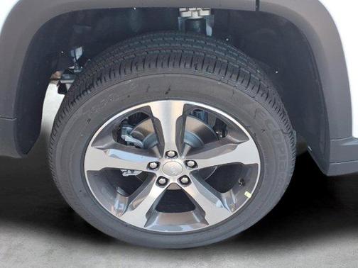 Bright White Clearcoat 2026 Jeep Grand Cherokee Limited
