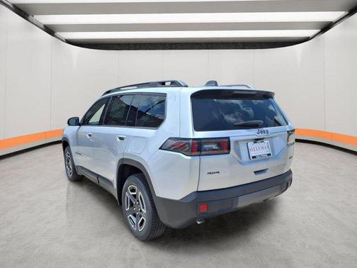 Silver Zynith Clearcoat 2026 Jeep Cherokee LAREDO/LIMITED