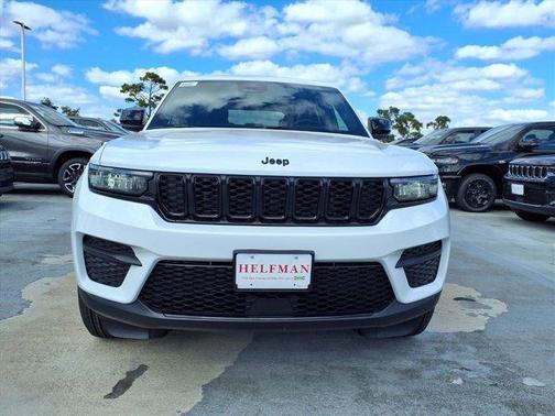 2025 Jeep Grand Cherokee Laredo