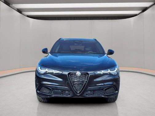 2025 Alfa Romeo Stelvio Base