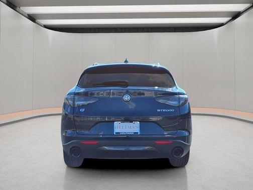 2025 Alfa Romeo Stelvio Base