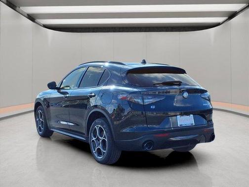 2025 Alfa Romeo Stelvio Base