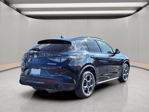 2025 Alfa Romeo Stelvio Base