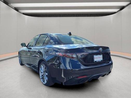 2025 Alfa Romeo Giulia Base