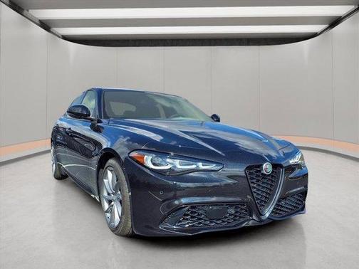 2025 Alfa Romeo Giulia Base