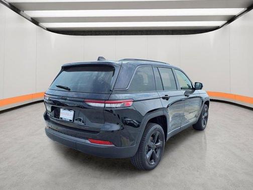 Diamond Black 2026 Jeep Grand Cherokee Limited