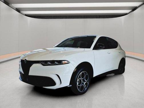 2025 Alfa Romeo Tonale Base