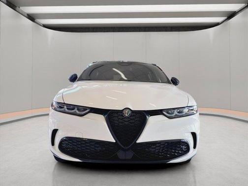 2025 Alfa Romeo Tonale Base