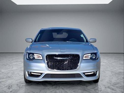 2022 Chrysler 300 Touring L