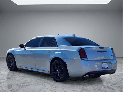 2022 Chrysler 300 Touring L