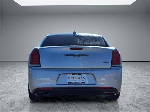 2022 Chrysler 300 Touring L