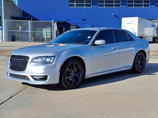 2022 Chrysler 300 Touring L