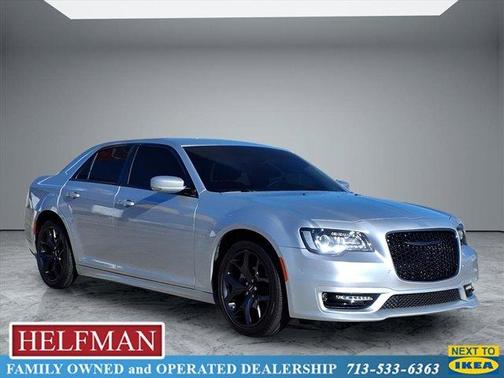 2022 Chrysler 300 Touring L