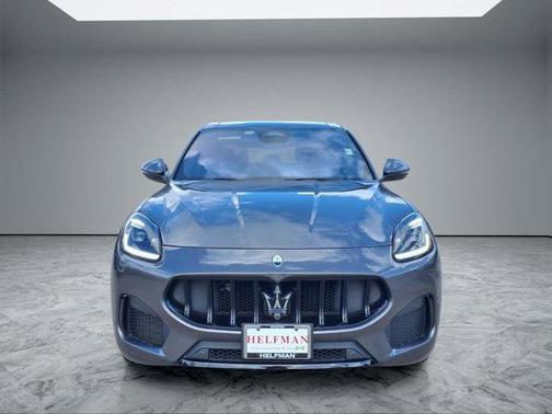 Gray 2023 Maserati Grecale Modena
