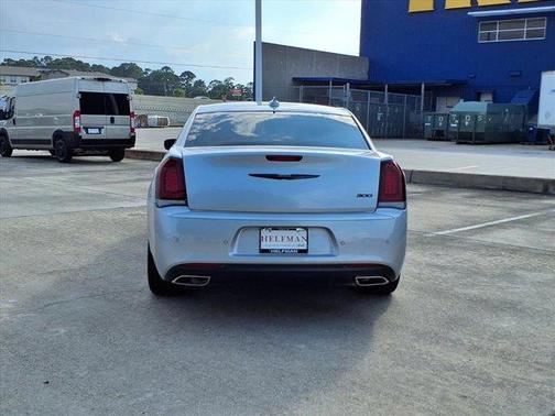 2023 Chrysler 300 Touring L