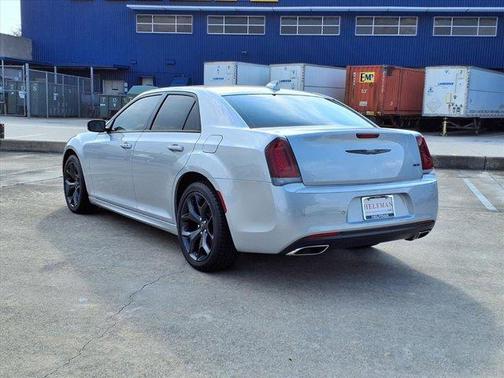 2023 Chrysler 300 Touring L