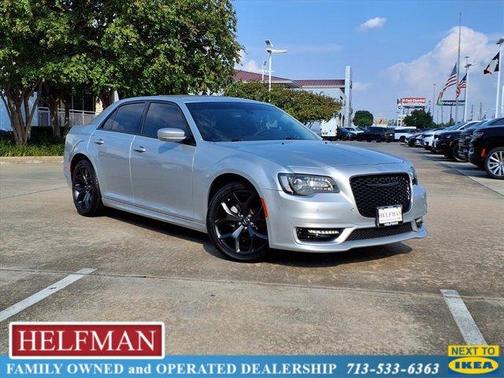 2023 Chrysler 300 Touring L