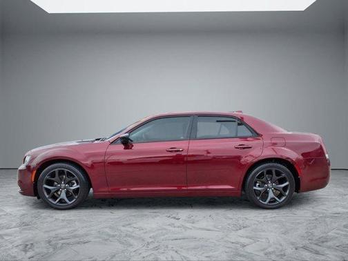 2021 Chrysler 300 Touring