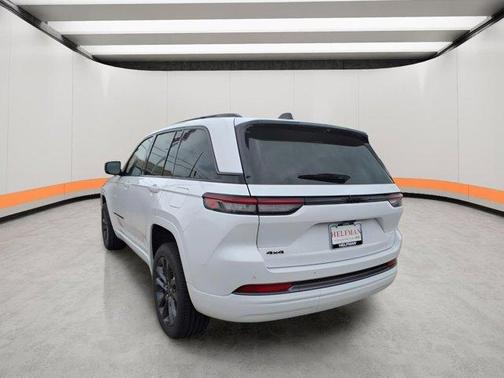 Bright White Clearcoat 2026 Jeep Grand Cherokee Limited
