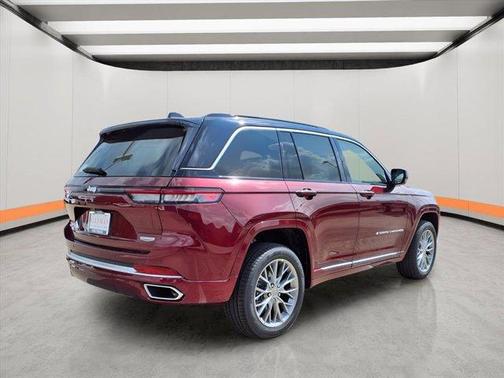 2025 Jeep Grand Cherokee Summit