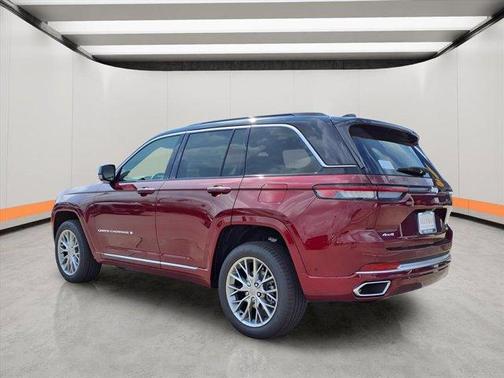 2025 Jeep Grand Cherokee Summit