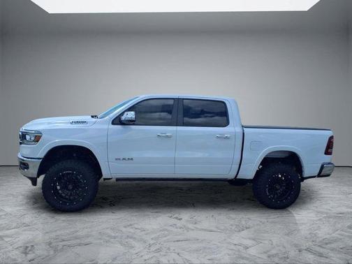 Bright White Clearcoat 2022 RAM 1500 Laramie
