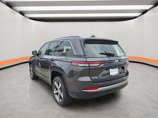 Metallic 2026 Jeep Grand Cherokee Limited
