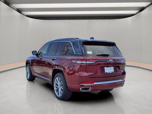 2025 Jeep Grand Cherokee Summit