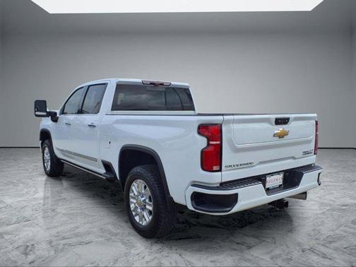 Summit White 2025 Chevrolet Silverado 2500 High Country