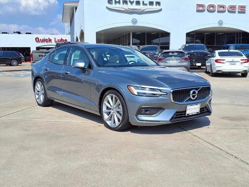 2021 Volvo S60 T5 Momentum