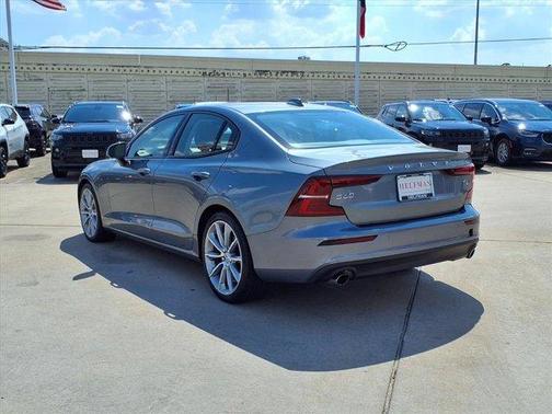 2021 Volvo S60 T5 Momentum