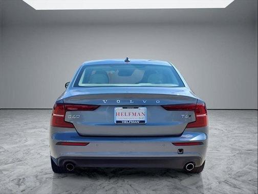 2021 Volvo S60 T5 Momentum