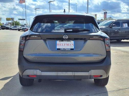 Gun Metallic 2025 Nissan Kicks SV