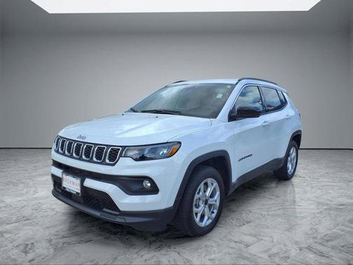 Bright White Clearcoat 2026 Jeep Compass Latitude