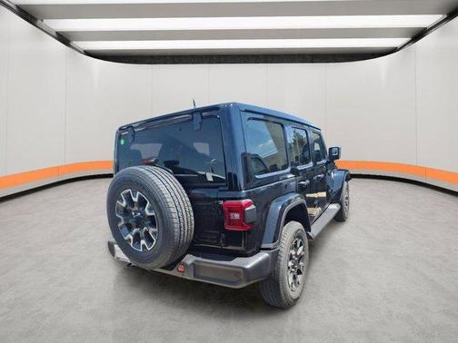 Black Clearcoat 2026 Jeep Wrangler Sahara