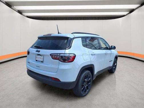 Bright White Clearcoat 2026 Jeep Compass Latitude