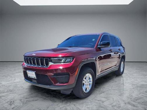 Velvet Red Pearlcoat 2025 Jeep Grand Cherokee Laredo