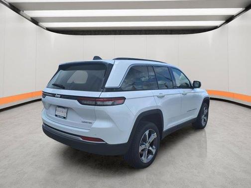 Bright White Clearcoat 2026 Jeep Grand Cherokee Limited