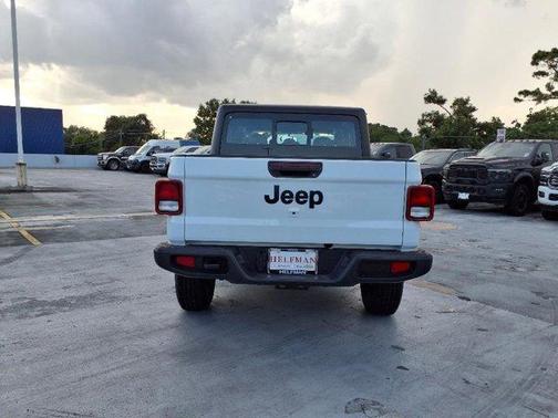 2025 Jeep Gladiator Sport