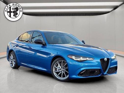 2025 Alfa Romeo Giulia Base